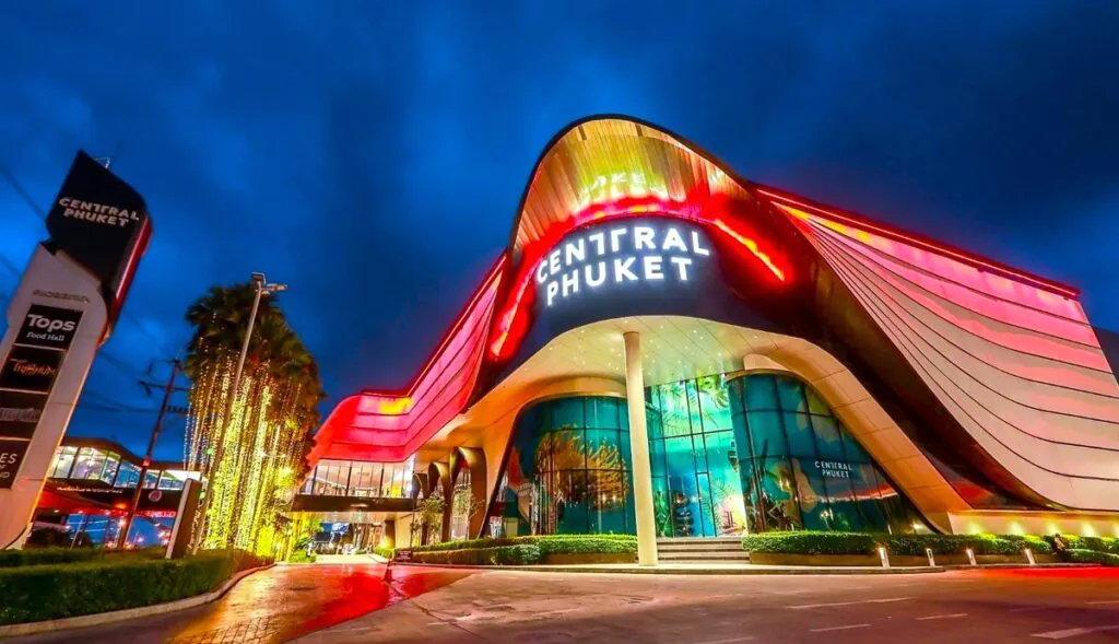 Интерьер современного торгового центра Central Festival на Пхукете